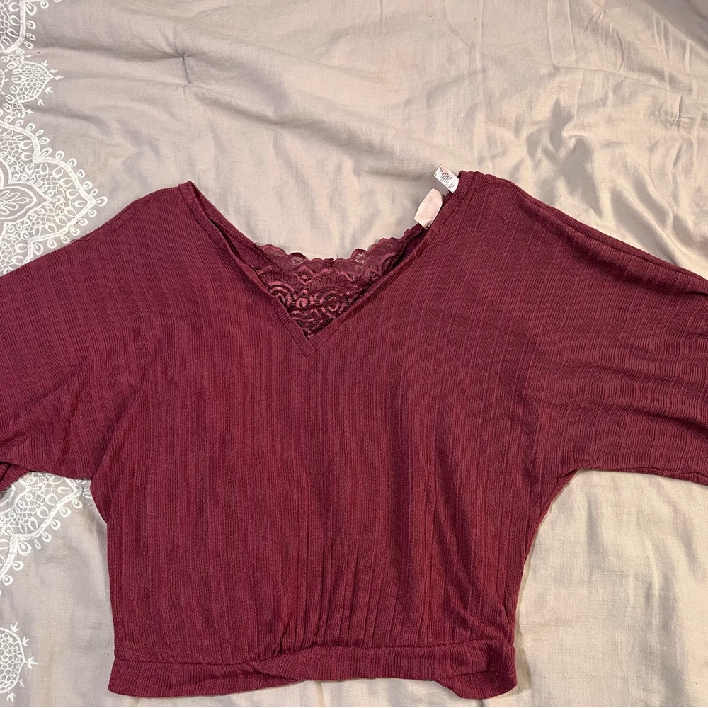 Chic Burgundy Lace Women's Crop Top